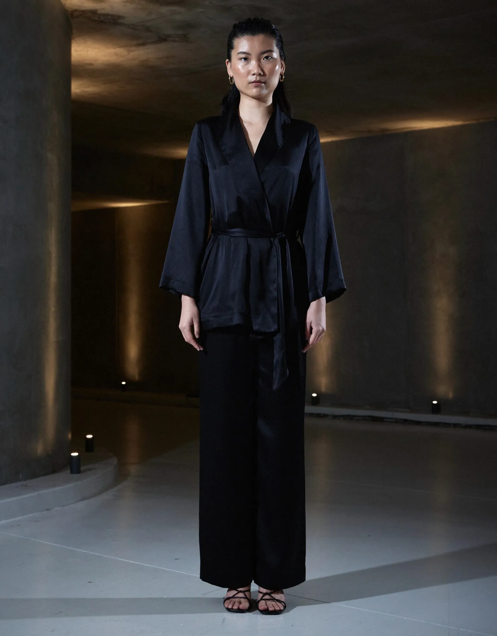 Bon Vivant Silk Robe Nouveau, Black