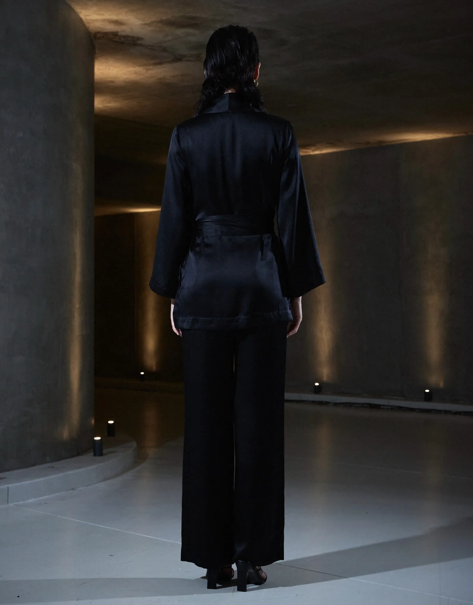Bon Vivant Silk Robe Nouveau, Black
