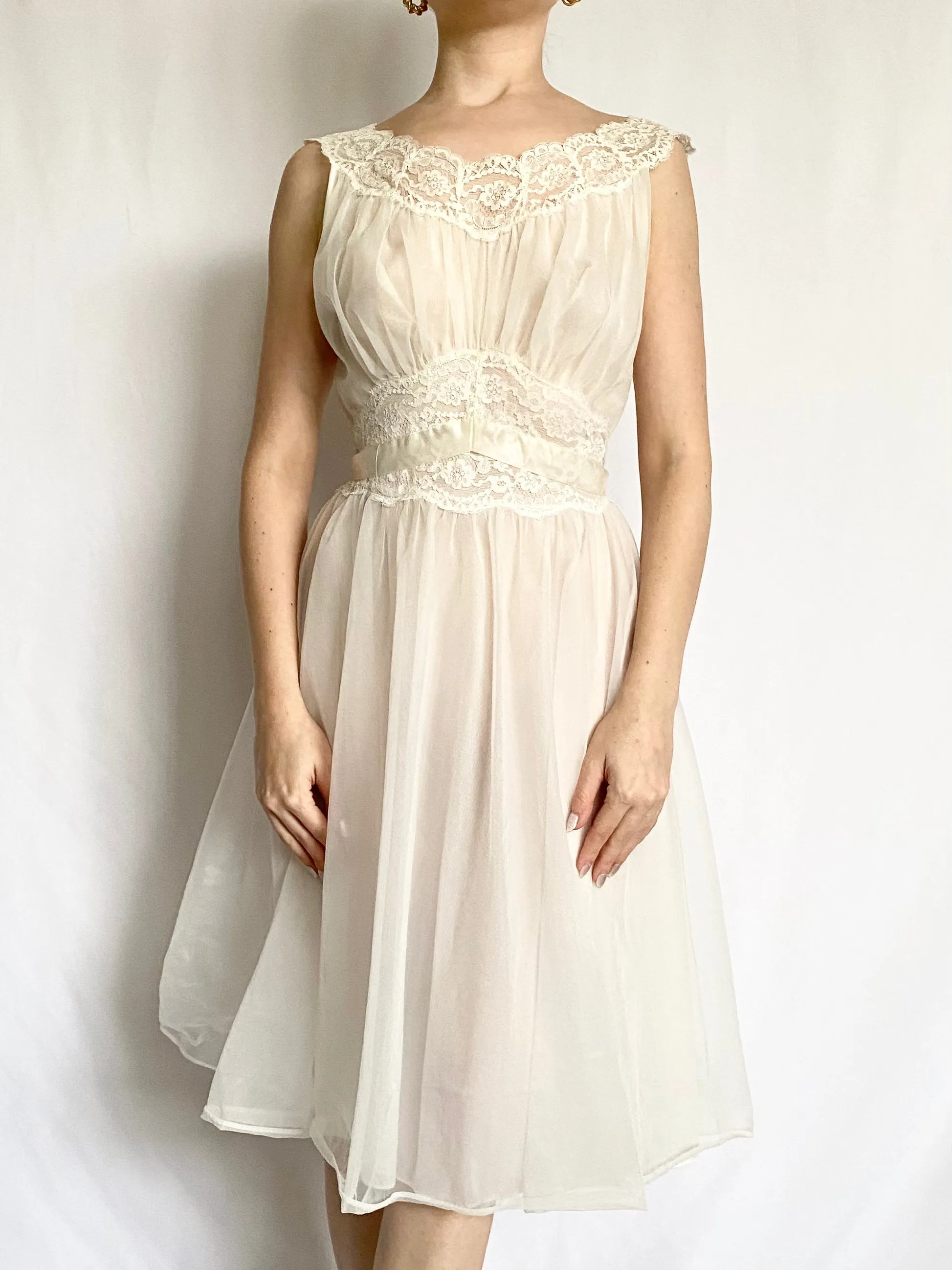 White Lace Trim 50s Peignoir and Nightgown Set (S-M)