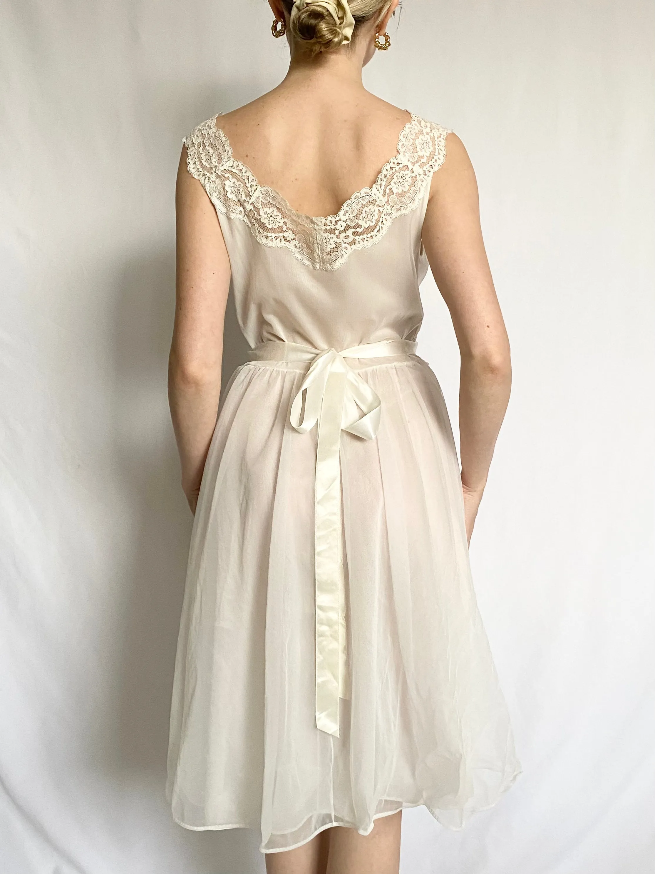 White Lace Trim 50s Peignoir and Nightgown Set (S-M)