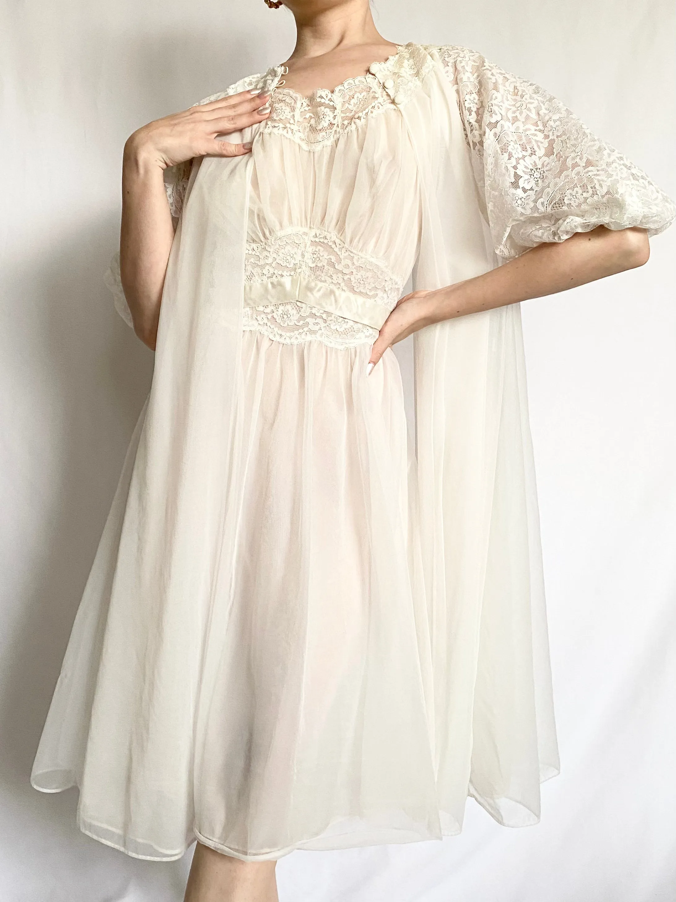 White Lace Trim 50s Peignoir and Nightgown Set (S-M)
