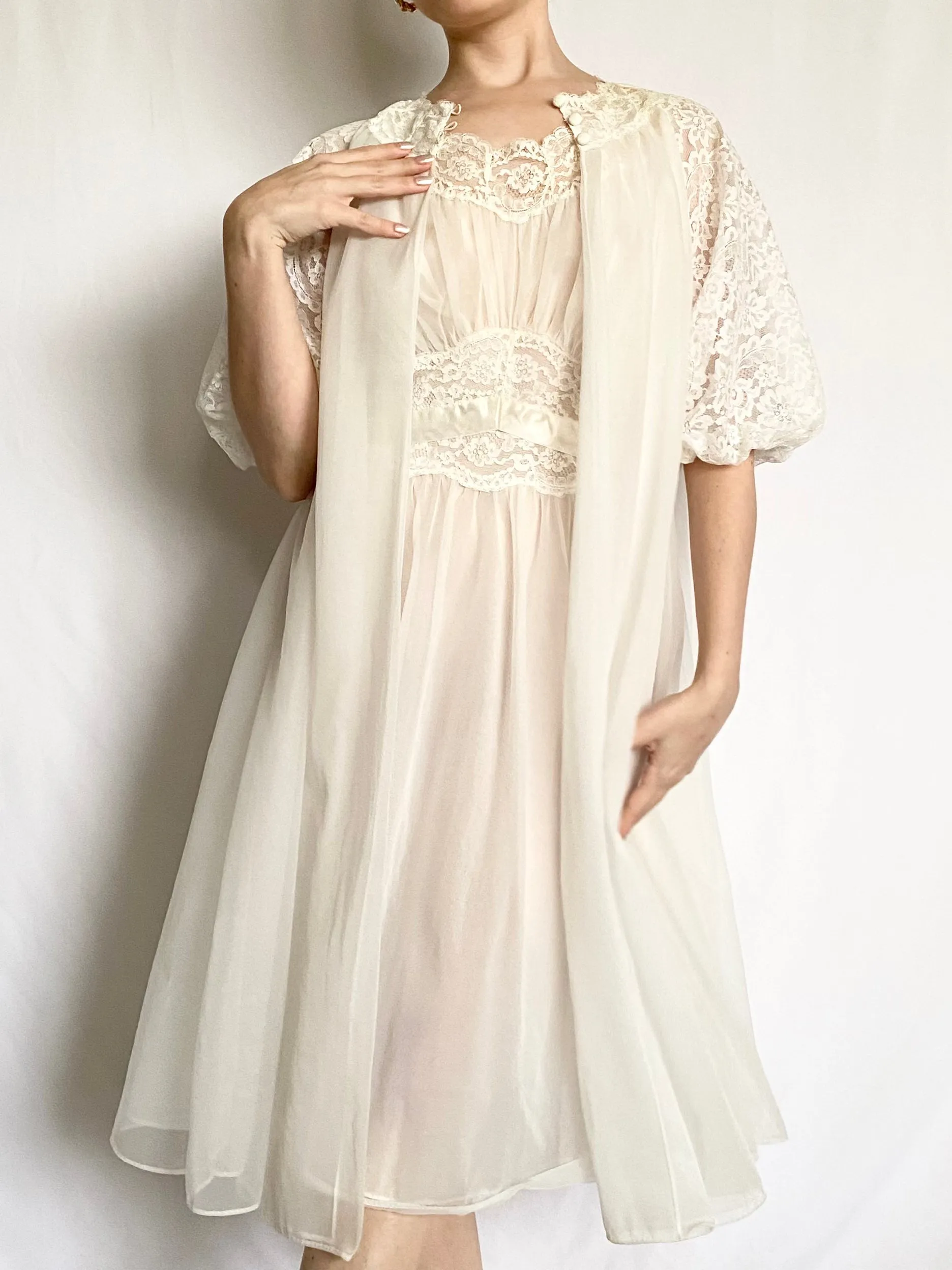 White Lace Trim 50s Peignoir and Nightgown Set (S-M)